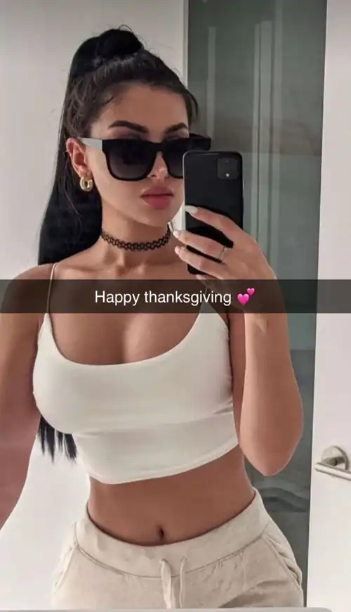 Fuck she's so busty