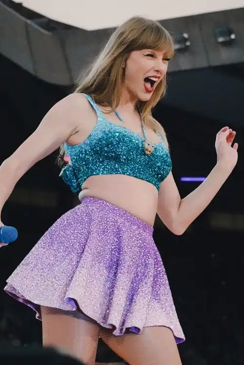 She is simply stunning