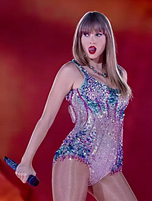 What will you do if Taylor gave you this look? 