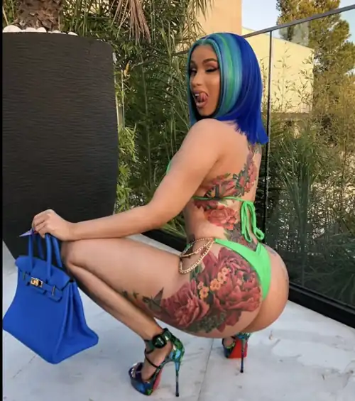 Fuck her ass 