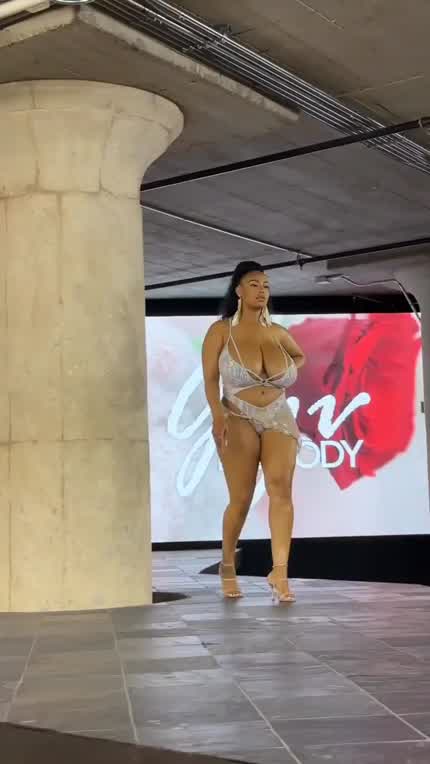 Stephanie Nelson, a.k.a. Persephanii (Los Angeles Swim Week 2023)