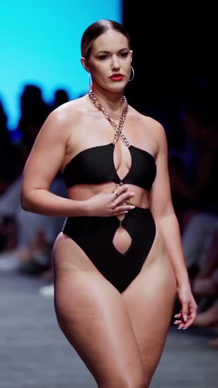 Marissa Dubois (Miami Week 2023)