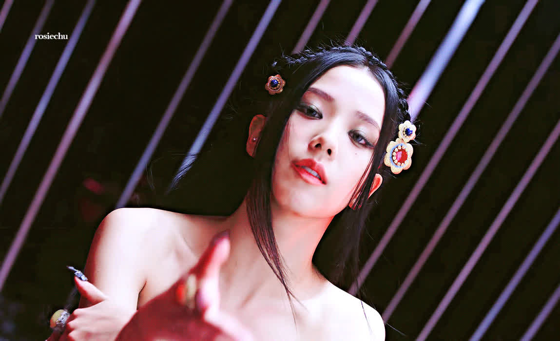 220819 Jisoo