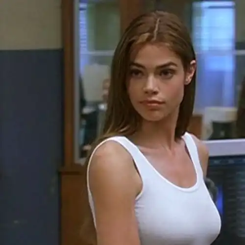 Paige Prescott in Valentine (2001)
