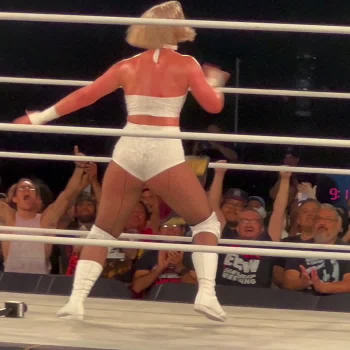Toni Storm 