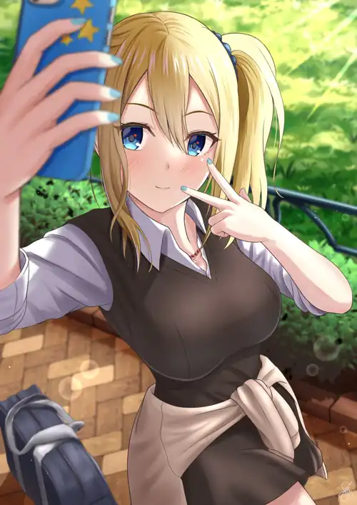 Hayasaka takes a selfie