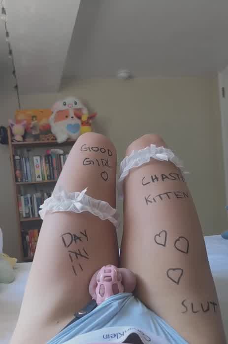 What should I write on my legs next? 👉👈