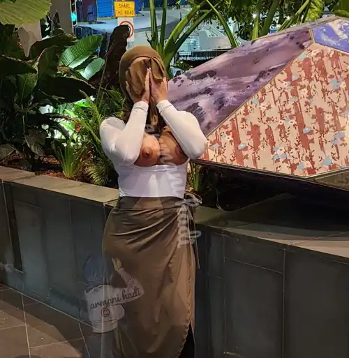 I love flashing my big hijabi tits in public