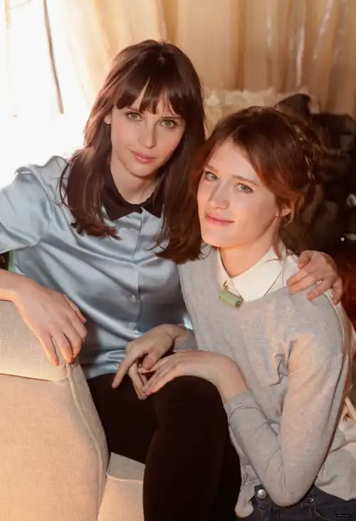 With Mackenzie Davis. Such a great pair.
