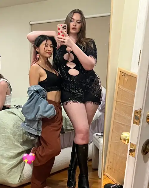 Damn..casually just resting the arm on her head