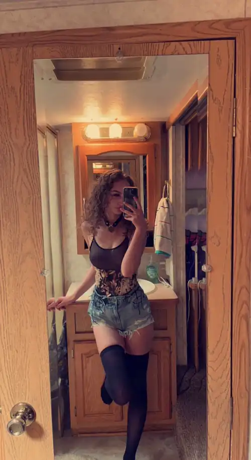 do you like this outfit? 🖤