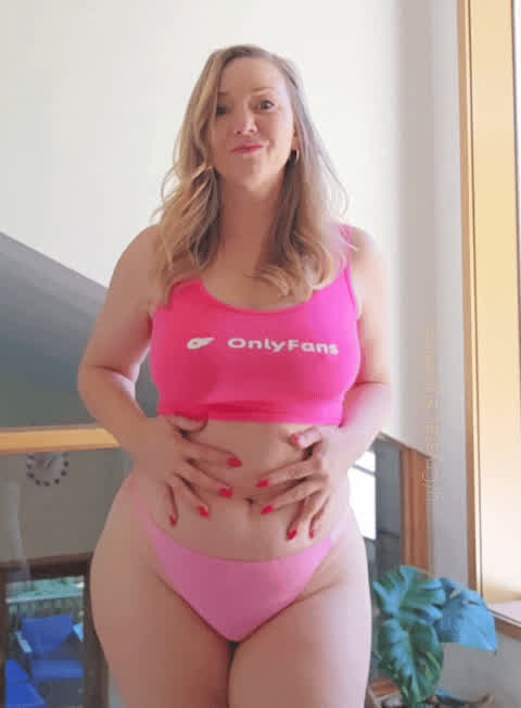 Bouncy hip cleavage [F50]