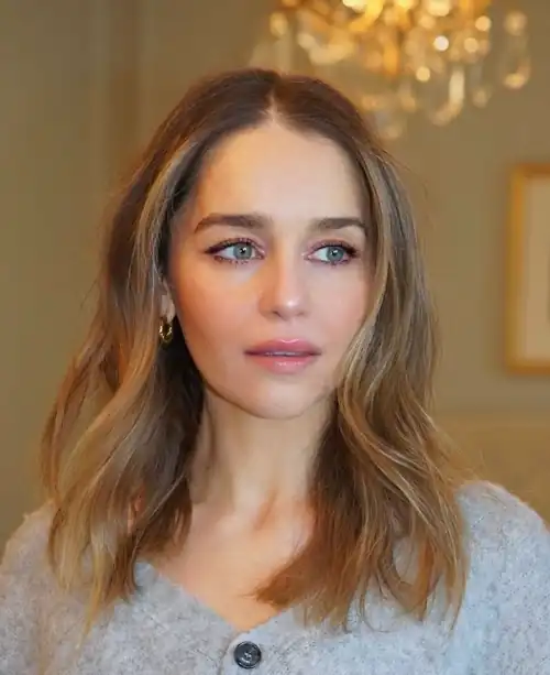Emilia ready for the Loewe fashion show in Paris | March 2024 