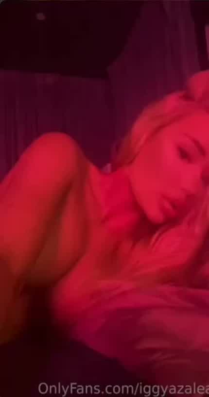 Showing tits n ass