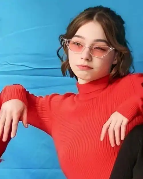 Emma Myers Photoshoot Pic