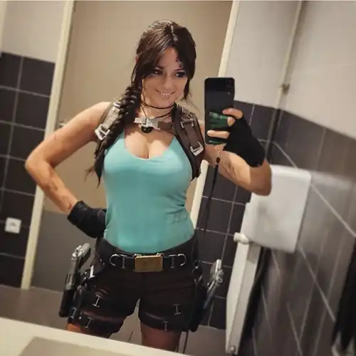 A lovely unified Lara cosplay by Illyne Cosplay