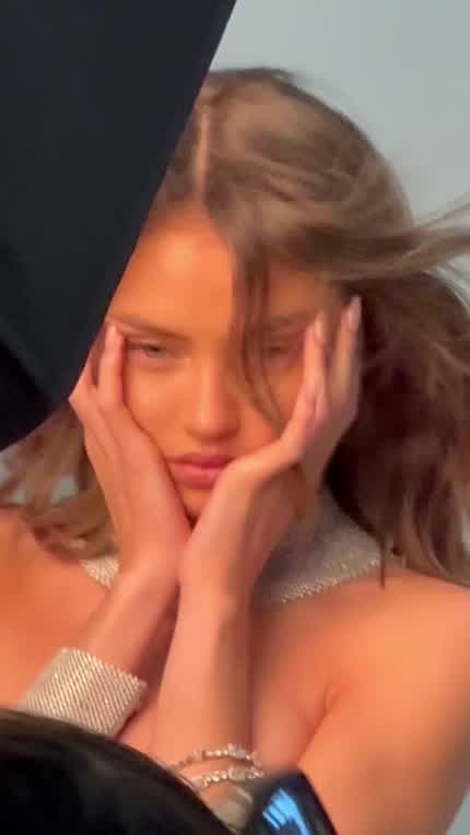 Posing TikTok March 2023
