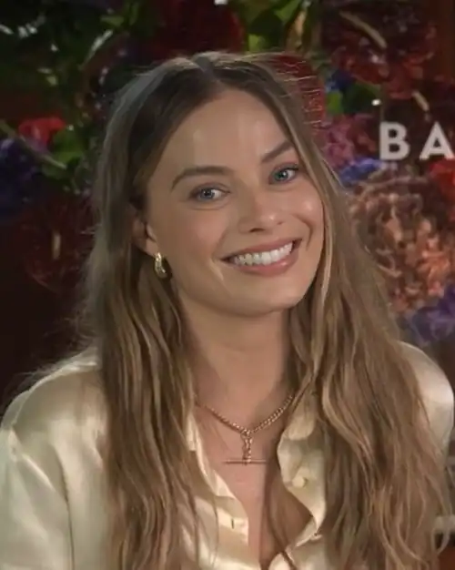 Margot is gorgeous 