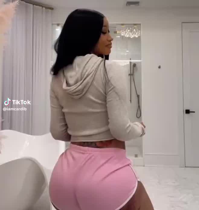 Cardi 😫