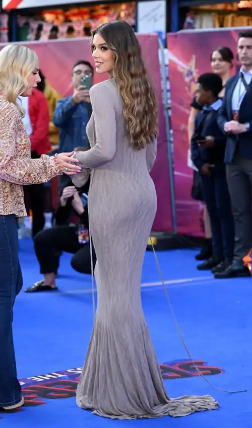 hailee fucking sexy ass 🥵🍑💦