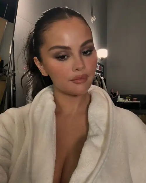 Reason of her being most followed woman? You're looking at it right? 