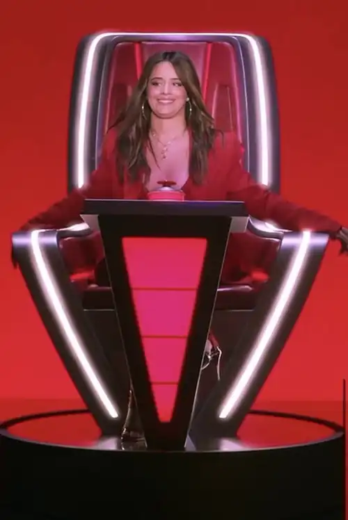 Love that double chin on her 😍