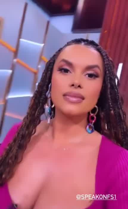 Joy’s look for today’s show via IG story