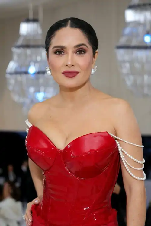 Red salma hayek 