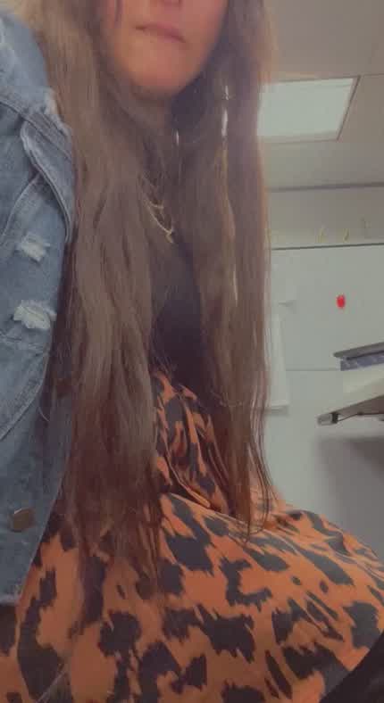 I keep dropping my pen for some reason