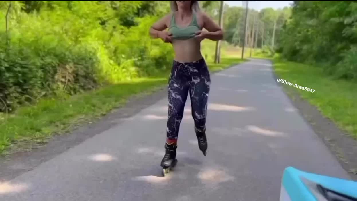 Could i seduce you to fuck me outdoors ? 😍