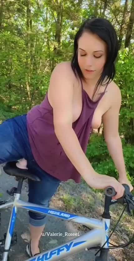 Come ride bikes with me in the park (;