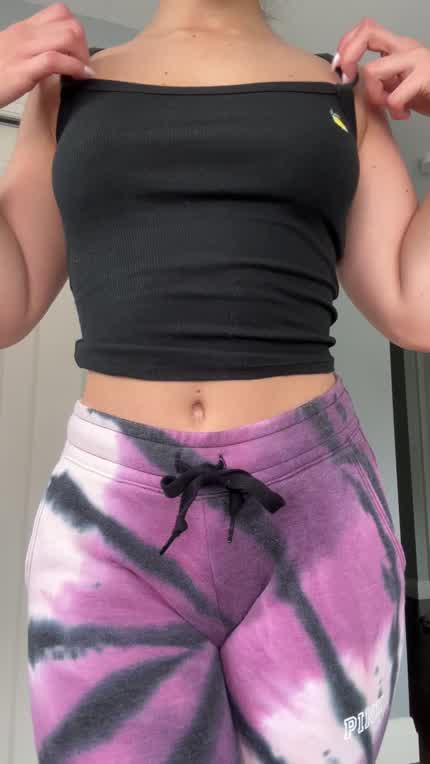 About to start cleaning my house, but I thought it would be better done in the nude 😍