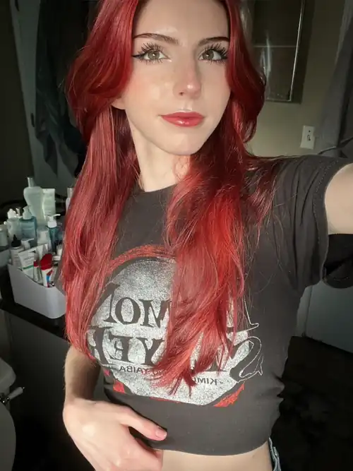 why do most guys go for blondes more than redheads