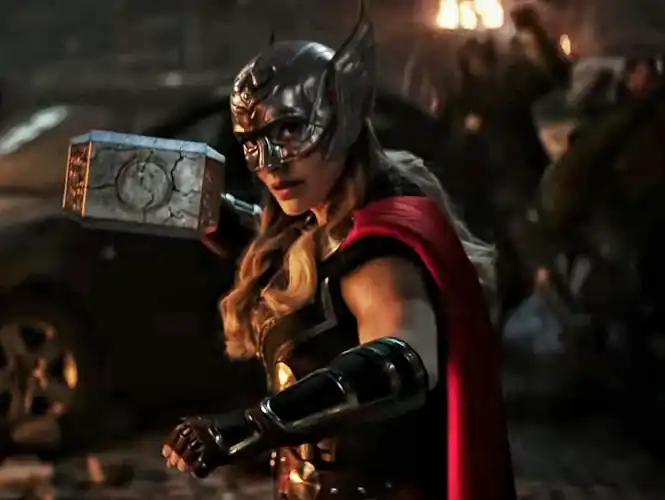 First look at Natalie as Lady Thor
