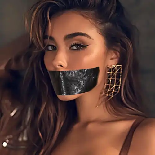 Madison beer gagged