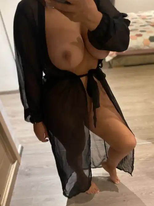 Describe my gilf body in one word…
