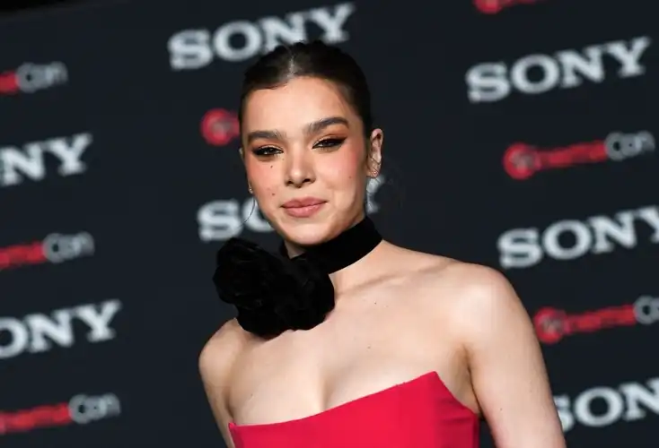 Hailee Steinfeld