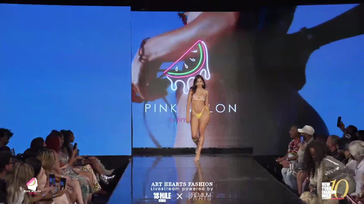Mikaela Lafuente & Marissa Dubois (NY Fashion Week, 2022)