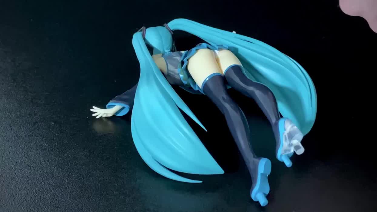 Drenching Hatsune Miku's cute white panties