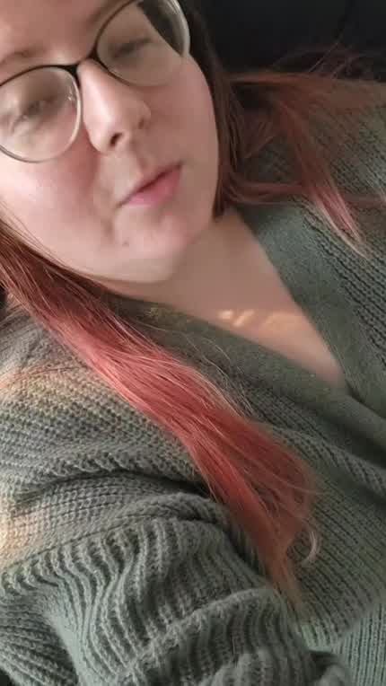 No makeup, no filters, getting some lounging time in before work