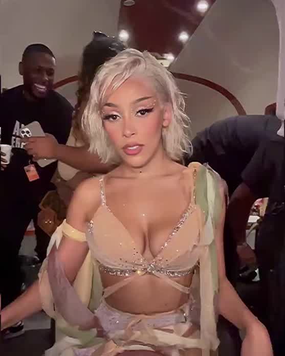 ladies and gentlemen, doja cat