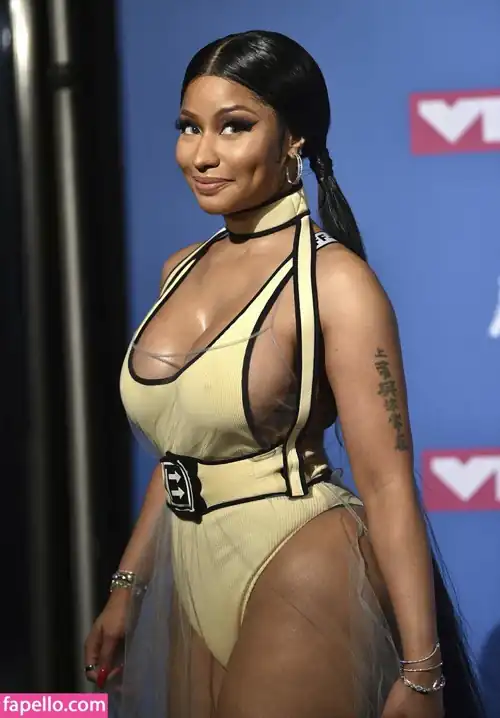 Can’t stop pleasuring myself to mommy Nicki’s udders. DM
