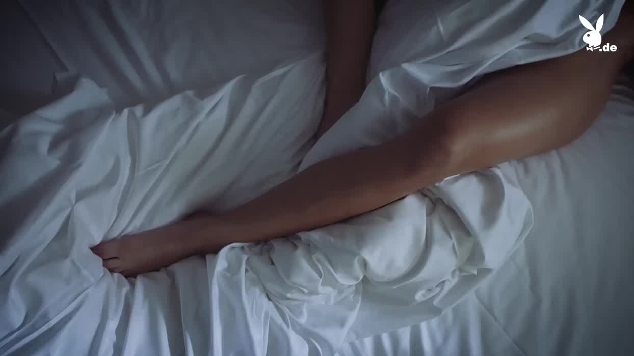 Lisa Buckwitz in bed