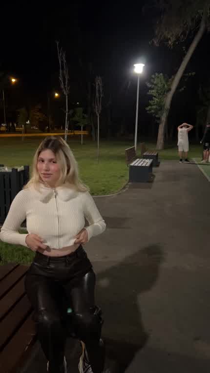 I love exposing myself in public so much 