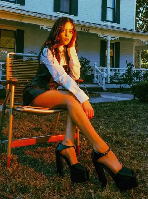 Jenna Ortega so hot heels