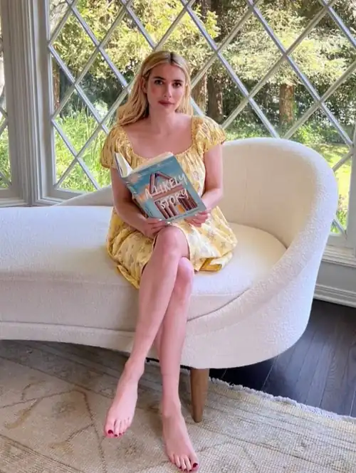 Emma Roberts 
