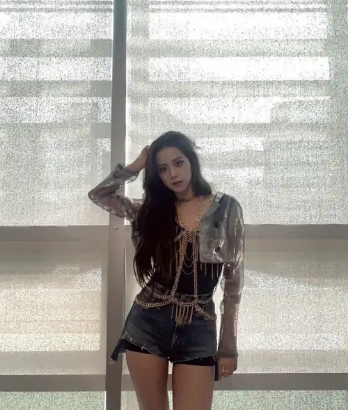 200704 Jisoo