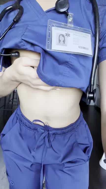 promise you won't tell anyone i flash my tits at work