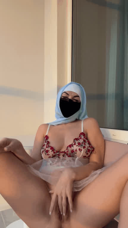 What were the first two words that came to your mind when you saw my pussy?