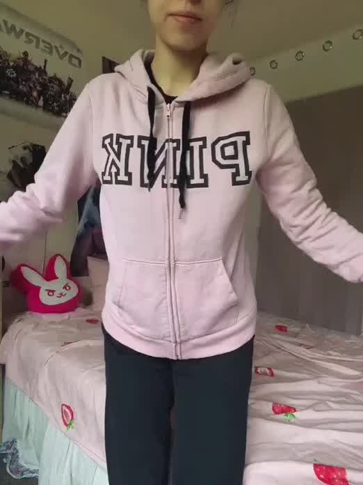 Secretly having huge tits is my favorite party trick